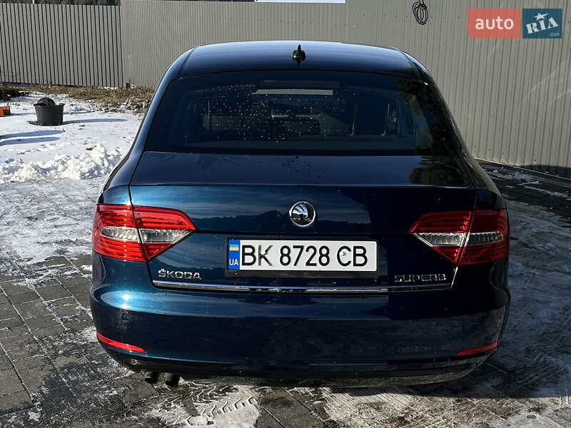 Лифтбек Skoda Superb 2014 в Смыге