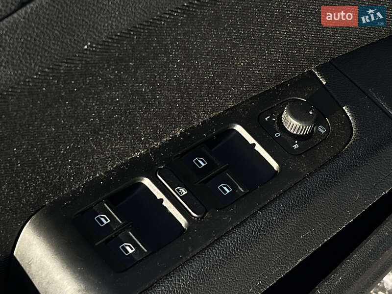 Лифтбек Skoda Superb 2014 в Смыге