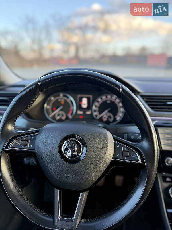 Лифтбек Skoda Superb 2015 в Дрогобыче