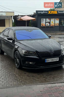 Лифтбек Skoda Superb 2015 в Городке
