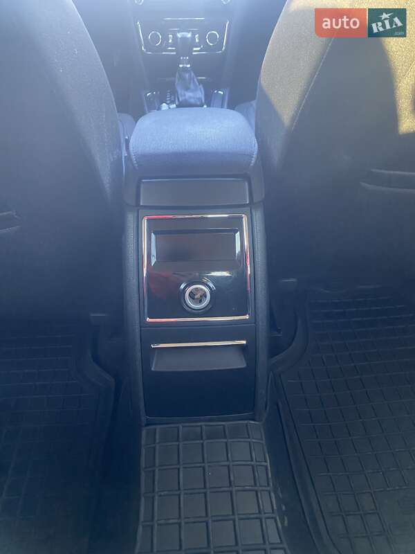 Лифтбек Skoda Superb 2014 в Днепре