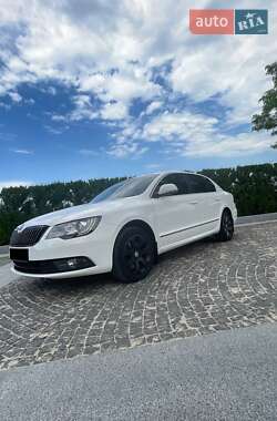 Ліфтбек Skoda Superb 2014 в Дніпрі