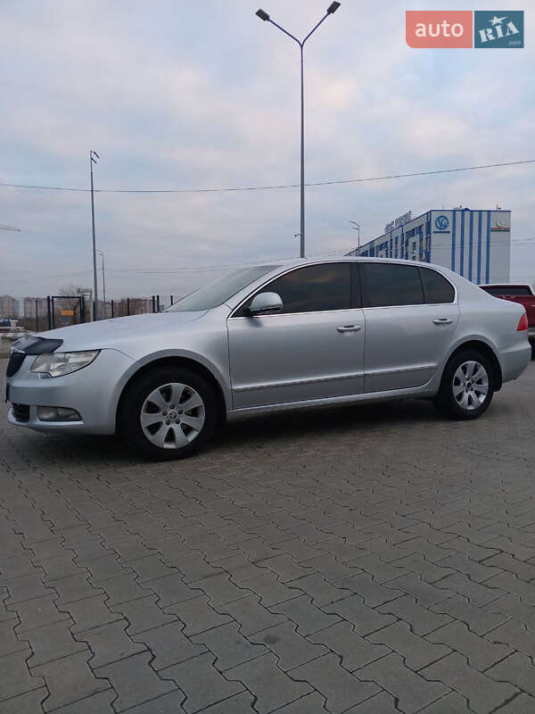 Лифтбек Skoda Superb 2013 в Киеве