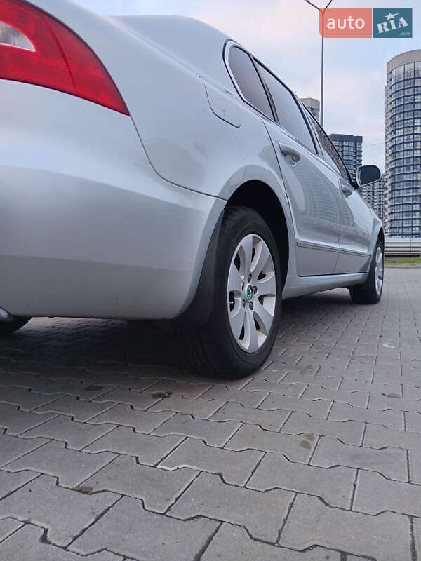 Лифтбек Skoda Superb 2013 в Киеве