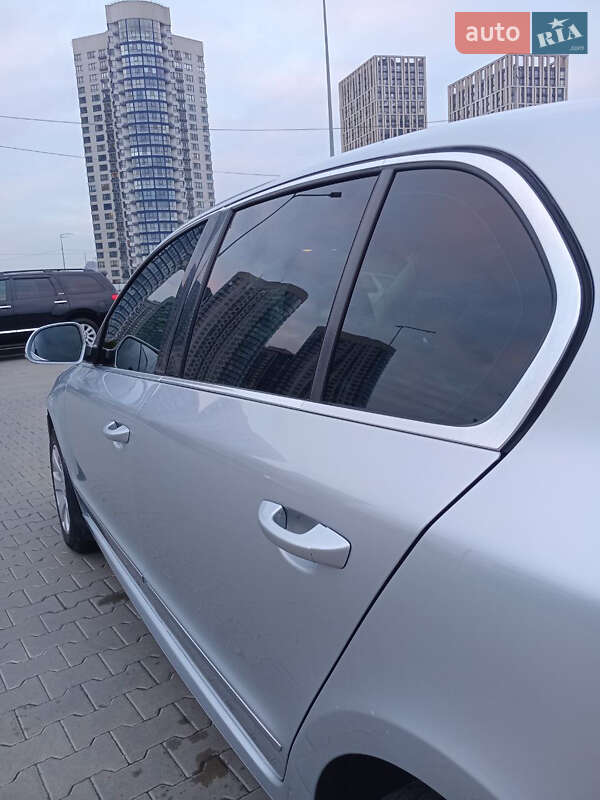Лифтбек Skoda Superb 2013 в Киеве