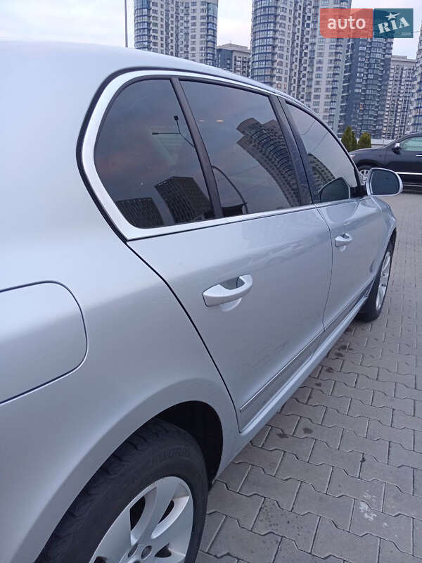 Лифтбек Skoda Superb 2013 в Киеве