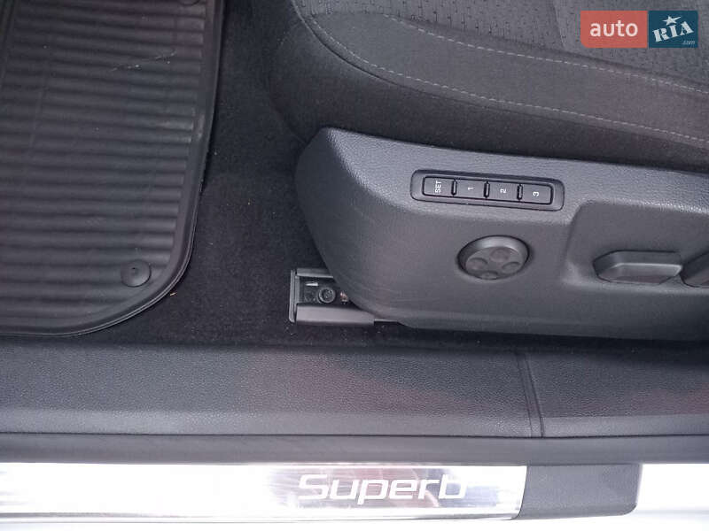 Лифтбек Skoda Superb 2013 в Киеве
