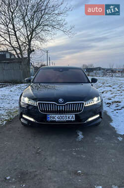Лифтбек Skoda Superb 2022 в Ровно
