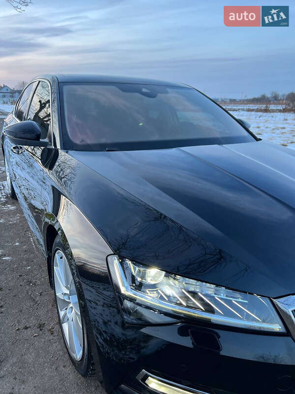 Лифтбек Skoda Superb 2022 в Ровно