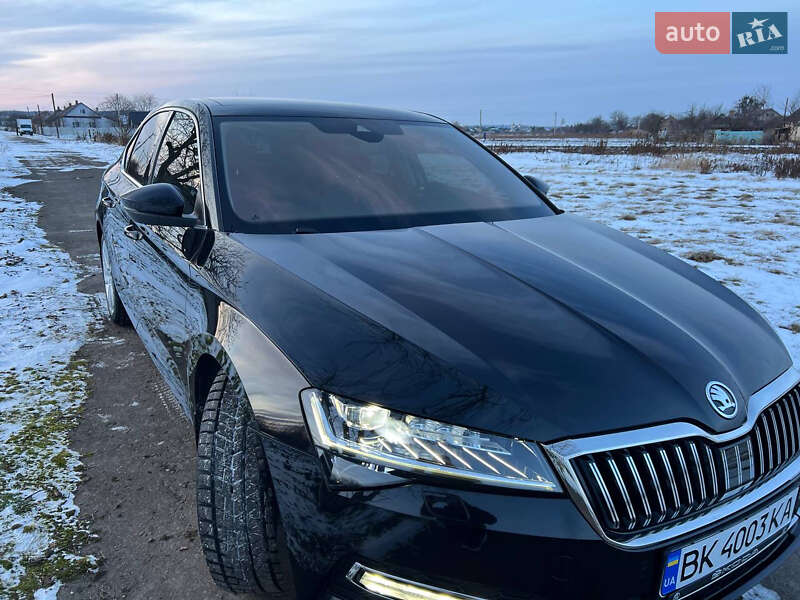 Лифтбек Skoda Superb 2022 в Ровно