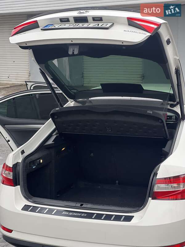 Лифтбек Skoda Superb 2015 в Запорожье