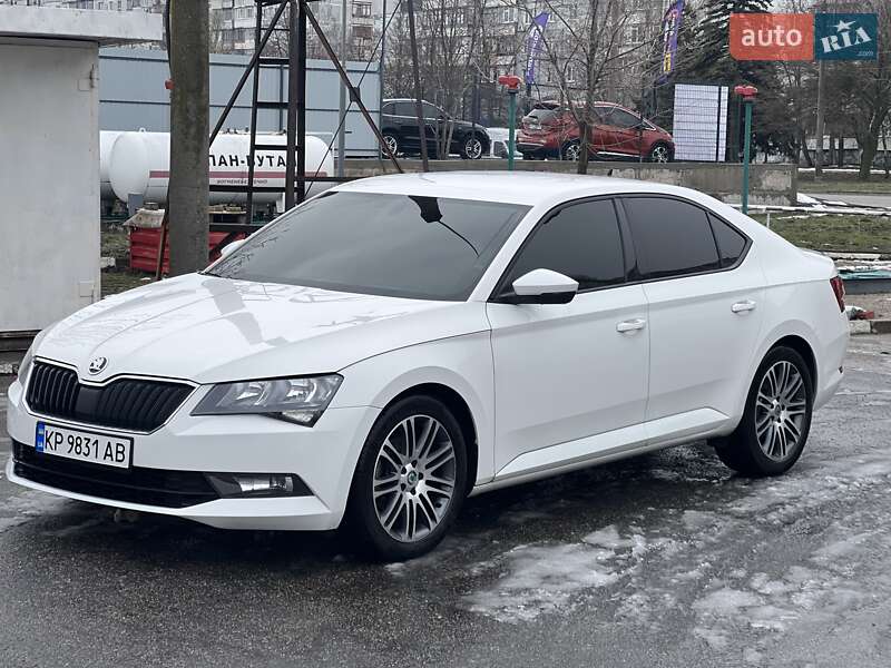 Лифтбек Skoda Superb 2015 в Запорожье