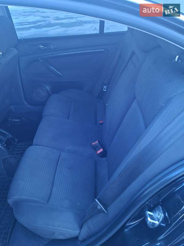 Лифтбек Skoda Superb 2005 в Черновцах