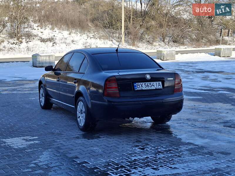 Лифтбек Skoda Superb 2005 в Черновцах