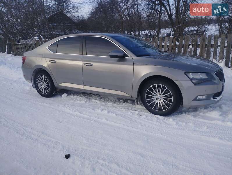 Лифтбек Skoda Superb 2016 в Изяславе