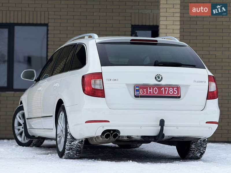Универсал Skoda Superb 2012 в Радивилове