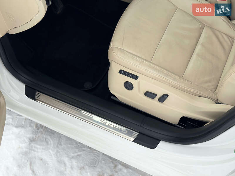 Универсал Skoda Superb 2012 в Радивилове