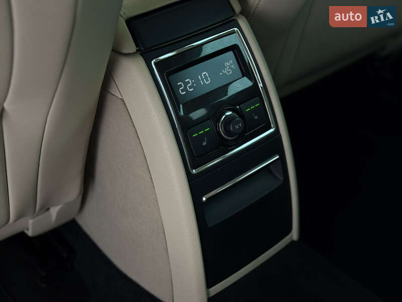 Универсал Skoda Superb 2012 в Радивилове