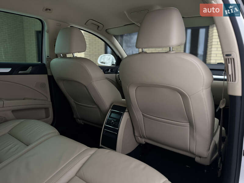 Универсал Skoda Superb 2012 в Радивилове