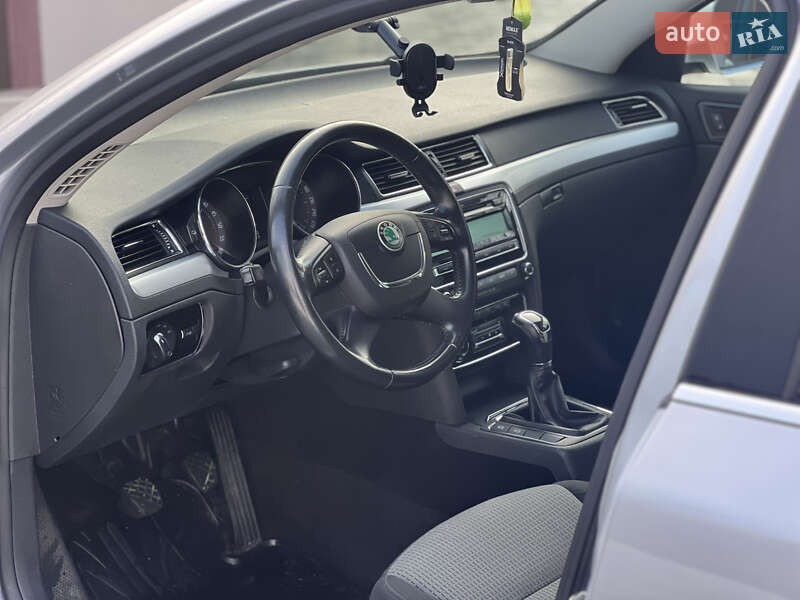 Универсал Skoda Superb 2012 в Дрогобыче