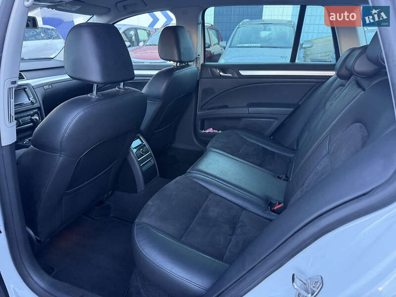 Универсал Skoda Superb 2015 в Ровно