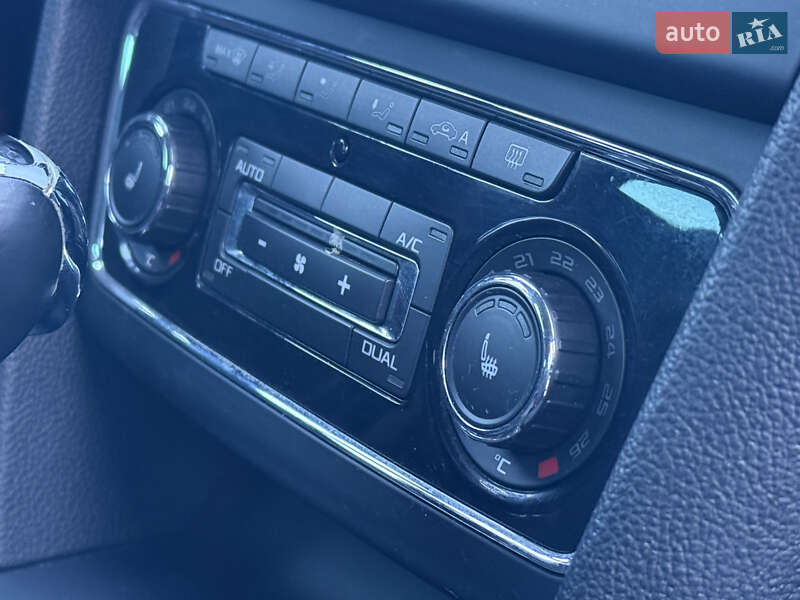 Универсал Skoda Superb 2015 в Ровно