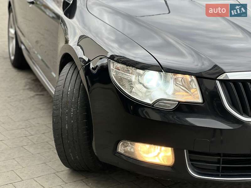 Универсал Skoda Superb 2012 в Новояворовске