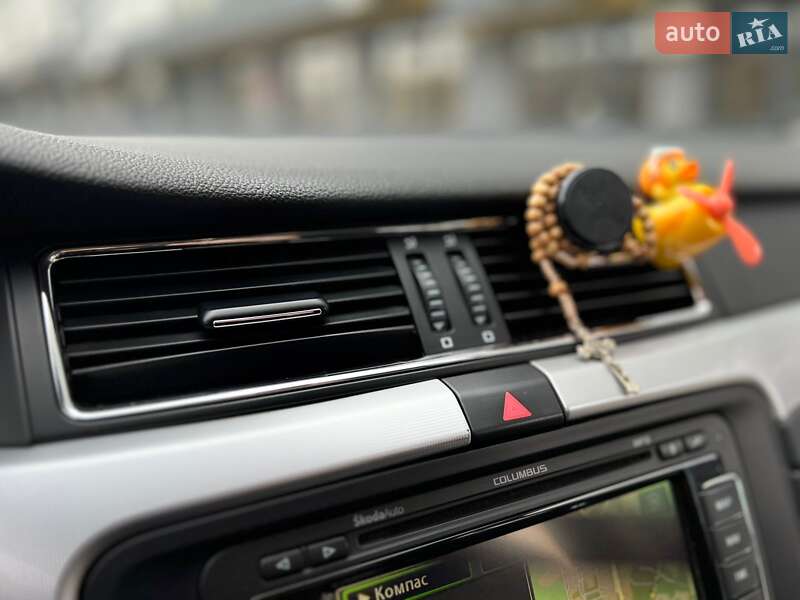 Универсал Skoda Superb 2012 в Новояворовске