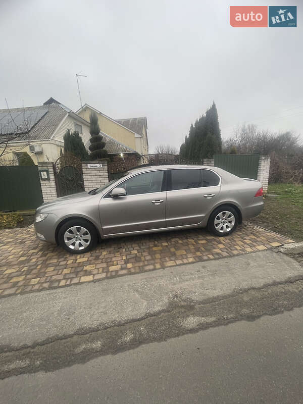 Лифтбек Skoda Superb 2012 в Киеве