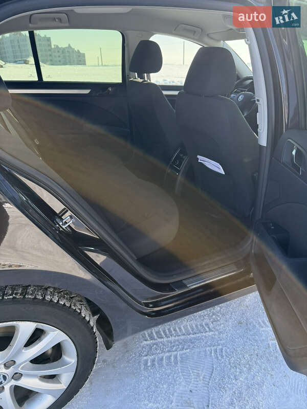 Лифтбек Skoda Superb 2013 в Ровно фото 17 Лифтбек Skoda Superb 2013 в Ровно