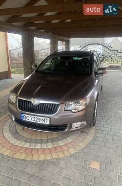 Универсал Skoda Superb 2011 в Золочеве