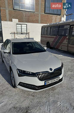 Лифтбек Skoda Superb 2021 в Ровно