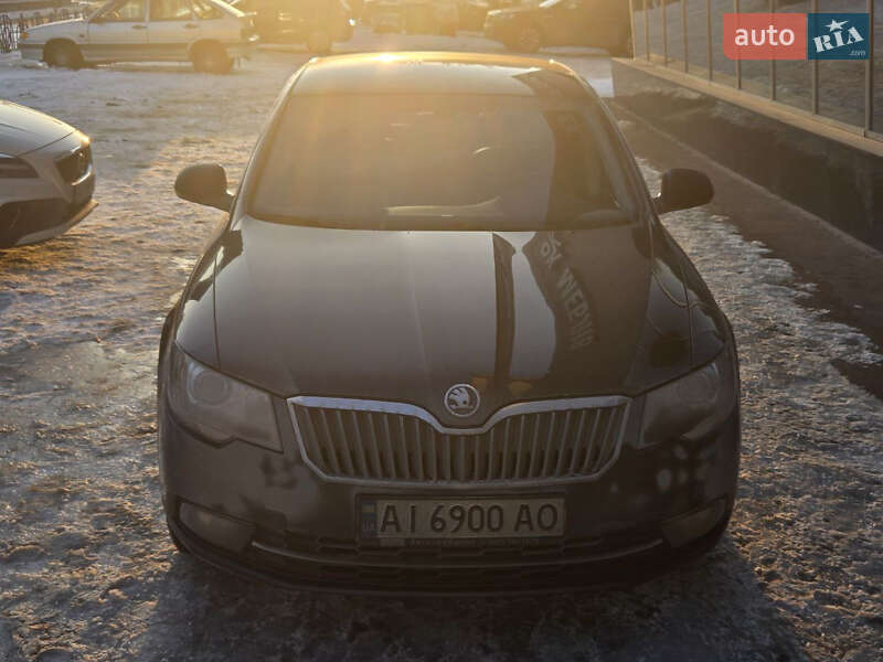 Лифтбек Skoda Superb 2013 в Киеве фото 3 Лифтбек Skoda Superb 2013 в Киеве