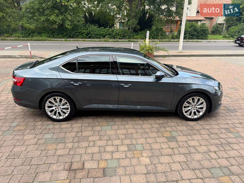 Лифтбек Skoda Superb 2020 в Надворной