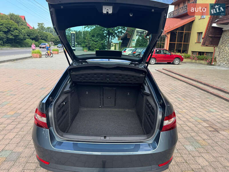 Лифтбек Skoda Superb 2020 в Надворной