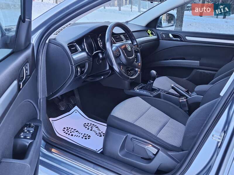 Лифтбек Skoda Superb 2008 в Дрогобыче