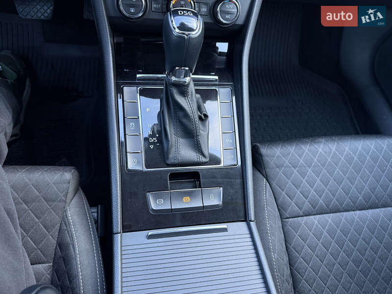 Лифтбек Skoda Superb 2016 в Днепре