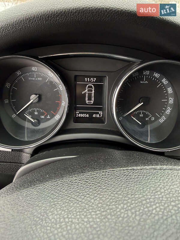 Универсал Skoda Superb 2010 в Шептицькому фото 36 Универсал Skoda Superb 2010 в Шептицькому