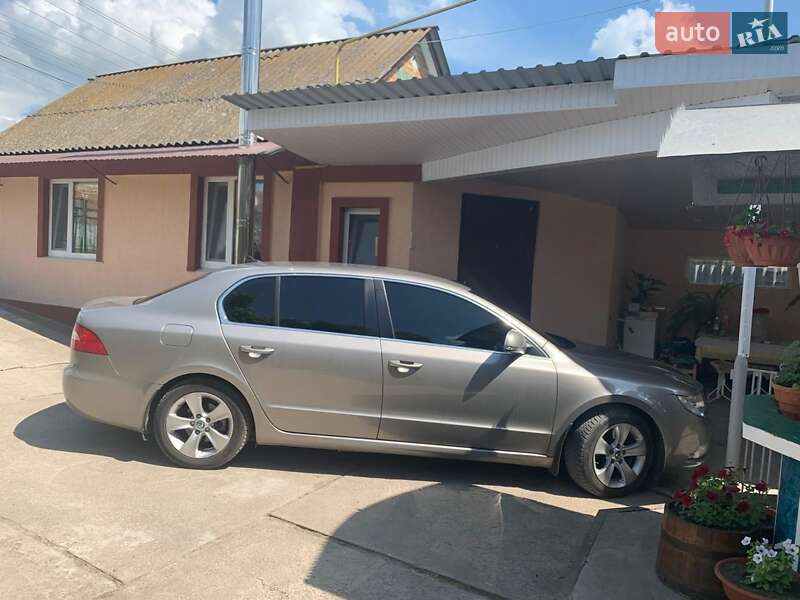Ліфтбек Skoda Superb 2011 в Бершаді
