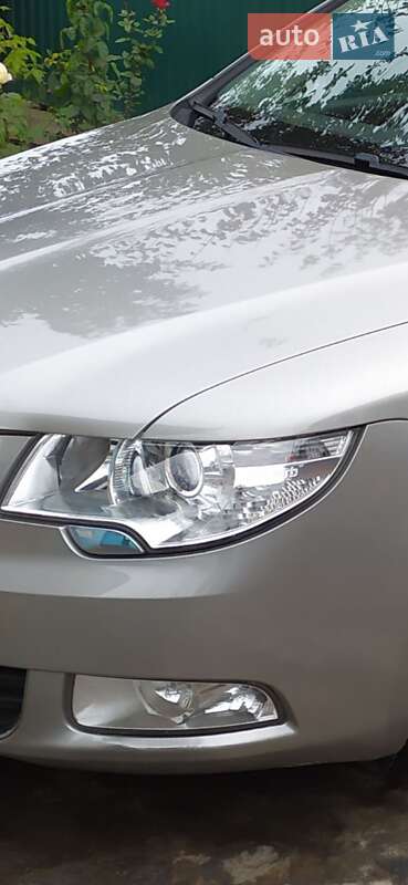 Ліфтбек Skoda Superb 2011 в Бершаді