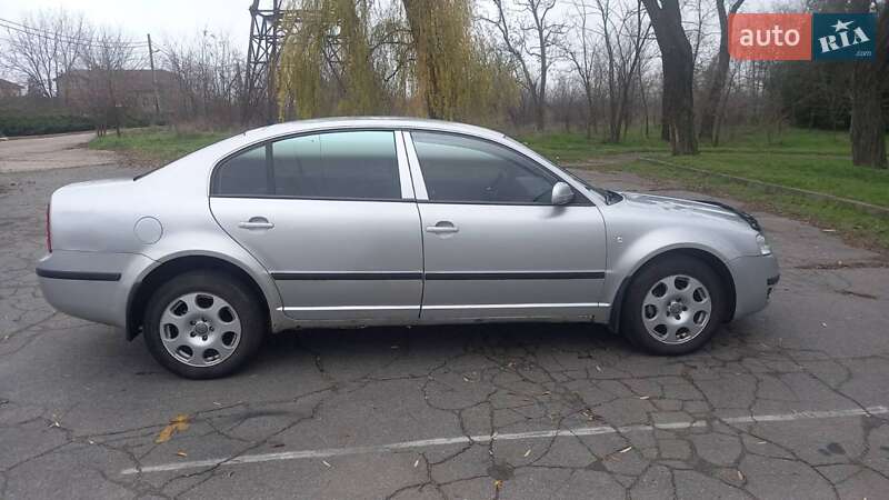 Skoda Superb 2005