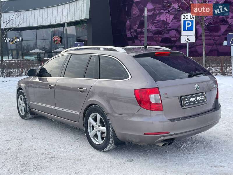 Универсал Skoda Superb 2010 в Киеве
