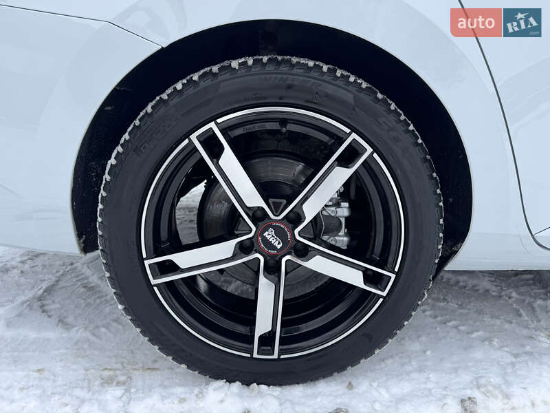 Универсал Skoda Superb 2019 в Лопатине