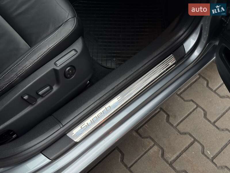 Універсал Skoda Superb 2011 в Луцьку