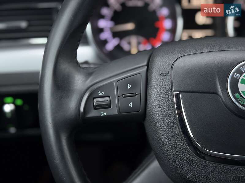 Універсал Skoda Superb 2011 в Луцьку