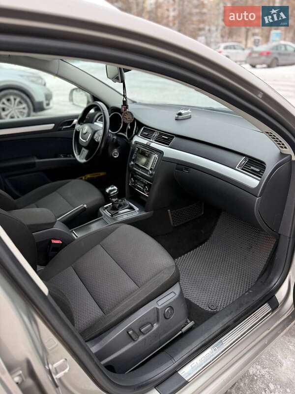 Универсал Skoda Superb 2012 в Киеве фото 19 Универсал Skoda Superb 2012 в Киеве