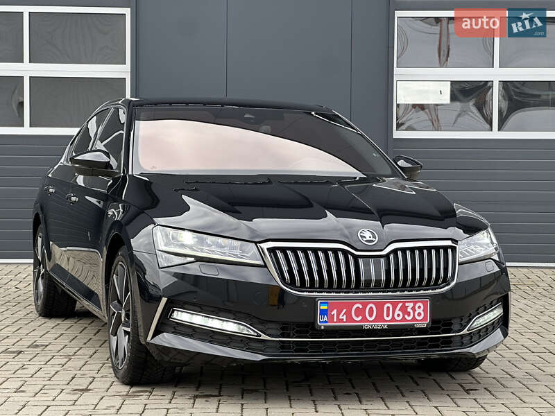 Ліфтбек Skoda Superb 2023 в Мукачевому