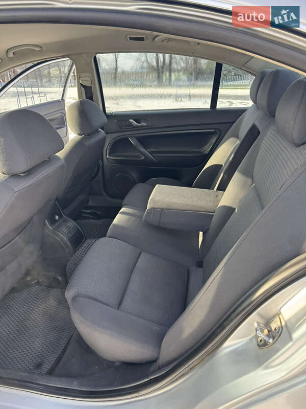 Лифтбек Skoda Superb 2004 в Одессе