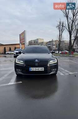 Универсал Skoda Superb 2017 в Ужгороде