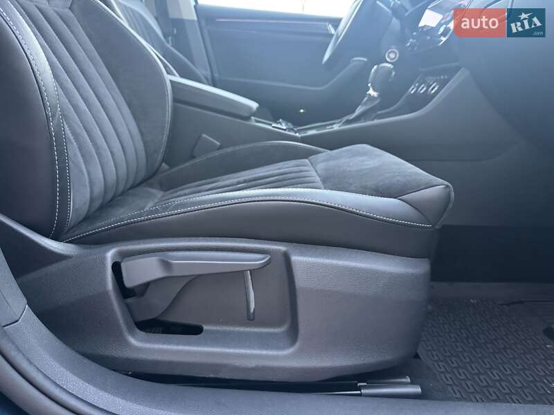 Лифтбек Skoda Superb 2019 в Киеве